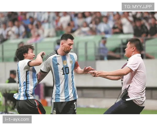 理查利森回勇助阵巴西国家队，精彩表现引发球迷热烈讨论